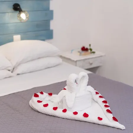 Apartment Blue Finikounta