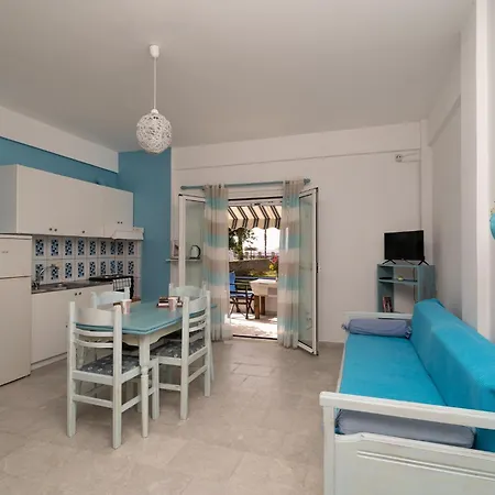 Apartment Blue Finikounta
