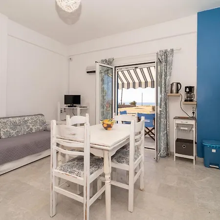 Apartment Blue Finikounta