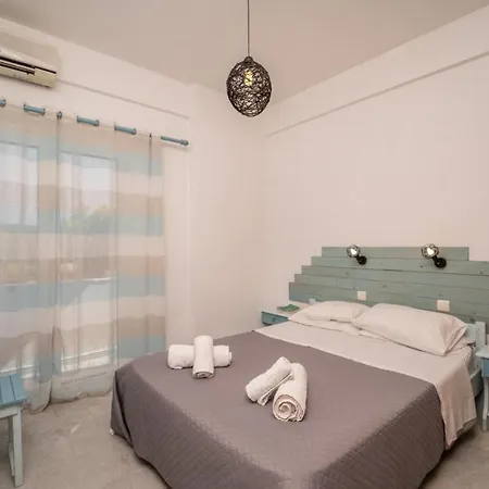 Blue Apartamento Finikounta